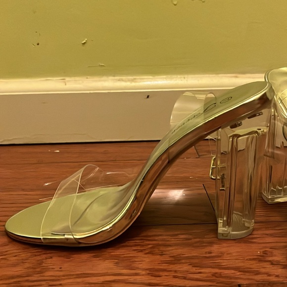 Silver heels with transparent strap | size: 7 - Picture 2 of 3